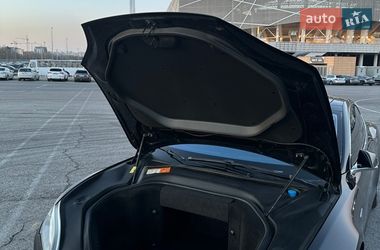 Лифтбек Tesla Model S 2014 в Львове