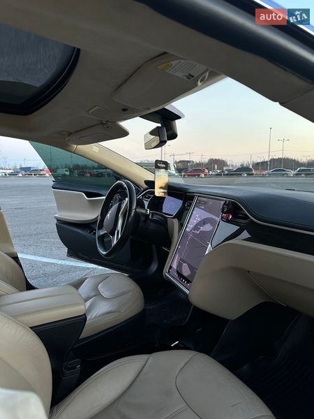 Ліфтбек Tesla Model S 2014 в Львові