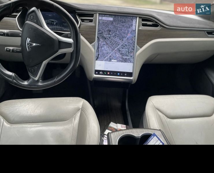 Лифтбек Tesla Model S 2015 в Харькове