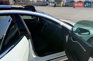 Лифтбек Tesla Model S 2018 в Киеве