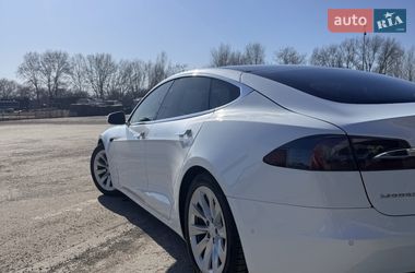 Лифтбек Tesla Model S 2018 в Киеве