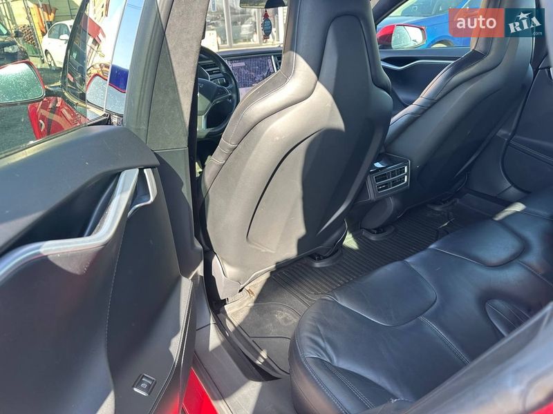 Лифтбек Tesla Model S 2016 в Луцке фото 16 Лифтбек Tesla Model S 2016 в Луцке