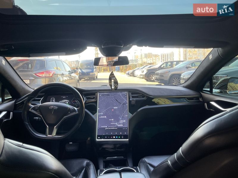Лифтбек Tesla Model S 2016 в Киеве