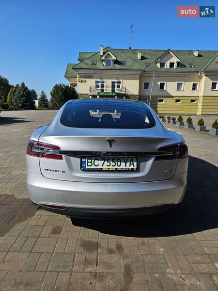 Лифтбек Tesla Model S 2015 в Судовой Вишне