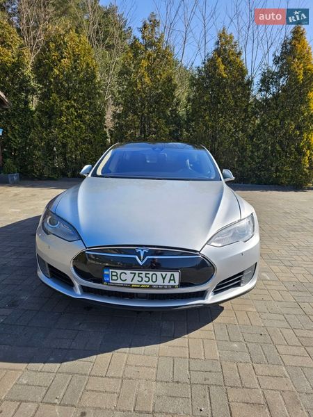 Лифтбек Tesla Model S 2015 в Судовой Вишне