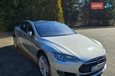 Лифтбек Tesla Model S 2015 в Судовой Вишне