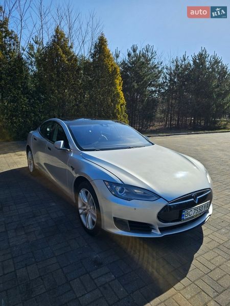 Ліфтбек Tesla Model S 2015 в Судовій Вишні