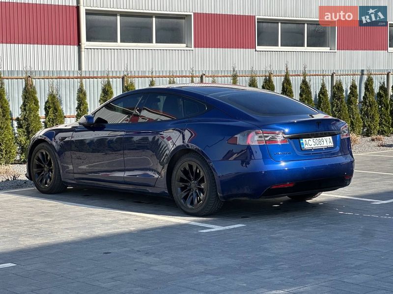 Ліфтбек Tesla Model S 2017 в Луцьку