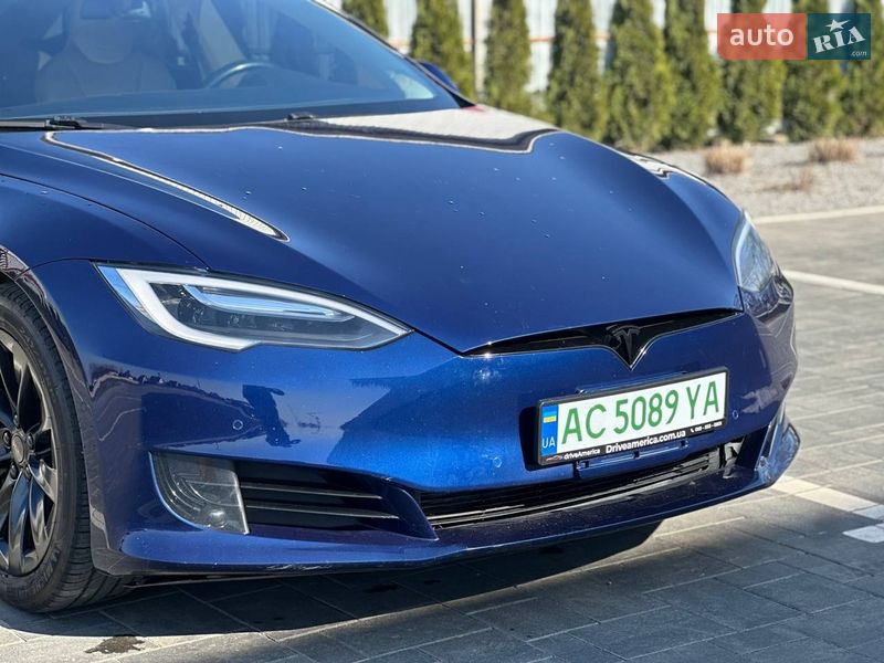 Ліфтбек Tesla Model S 2017 в Луцьку