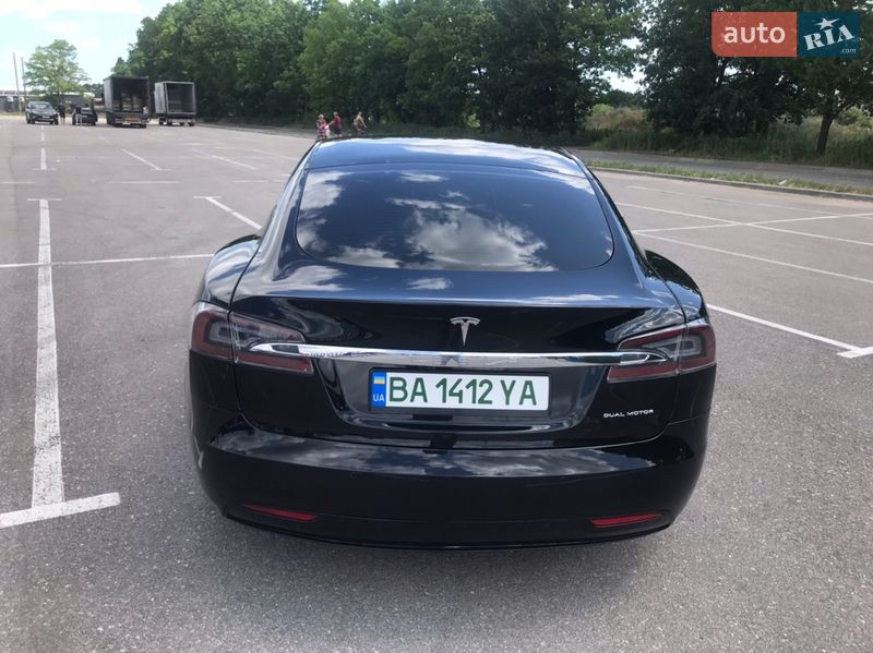 Ліфтбек Tesla Model S 2020 в Кропивницькому