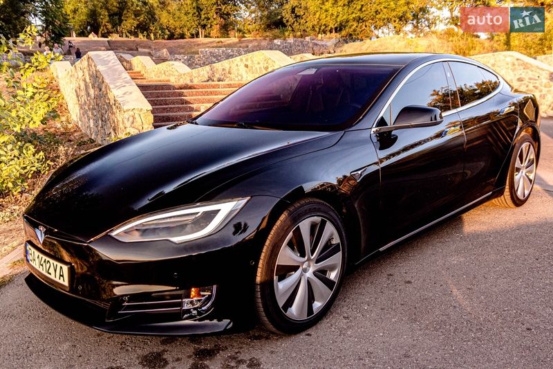 Ліфтбек Tesla Model S 2020 в Кропивницькому