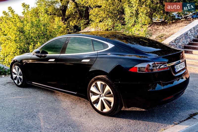 Ліфтбек Tesla Model S 2020 в Кропивницькому