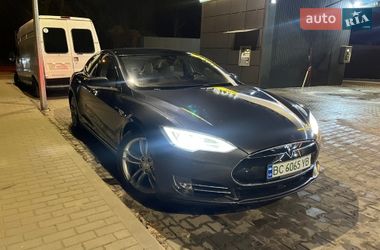Лифтбек Tesla Model S 2015 в Львове