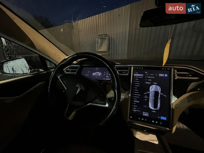 Лифтбек Tesla Model S 2015 в Львове фото 10 Лифтбек Tesla Model S 2015 в Львове