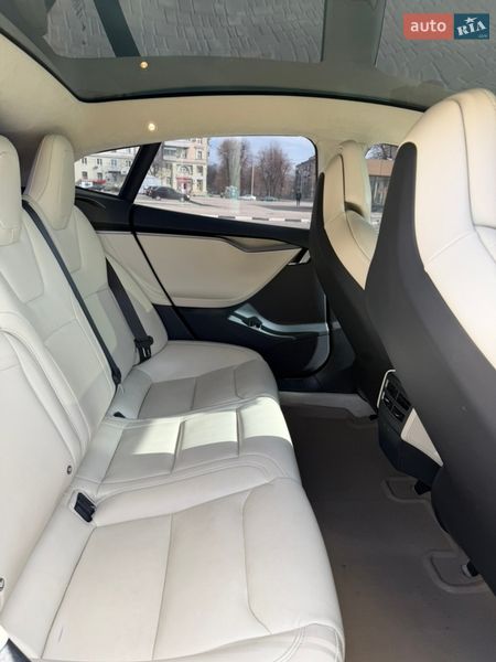 Лифтбек Tesla Model S 2018 в Харькове фото 5 Лифтбек Tesla Model S 2018 в Харькове