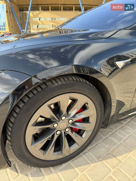 Ліфтбек Tesla Model S 2018 в Харкові