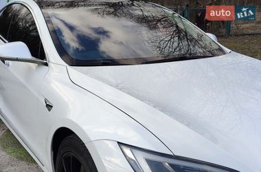 Лифтбек Tesla Model S 2017 в Киеве