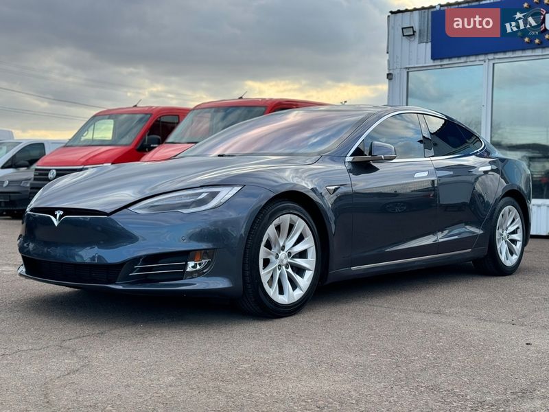 Ліфтбек Tesla Model S 2017 в Києві