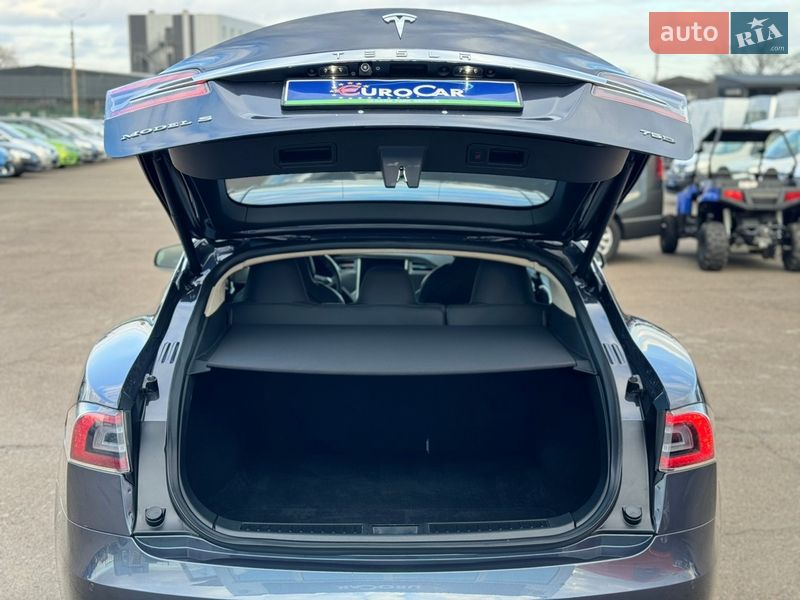 Ліфтбек Tesla Model S 2017 в Києві