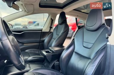 Лифтбек Tesla Model S 2017 в Киеве