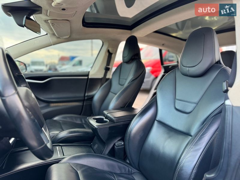 Ліфтбек Tesla Model S 2017 в Києві