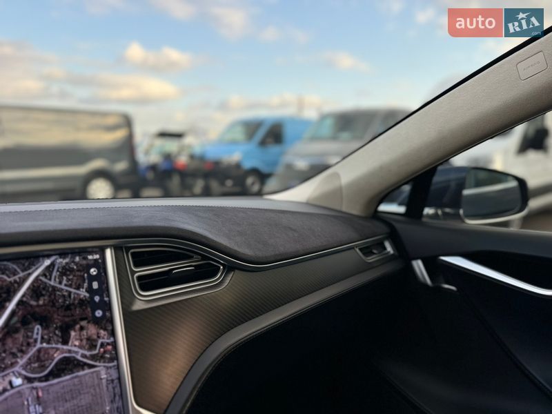 Ліфтбек Tesla Model S 2017 в Києві