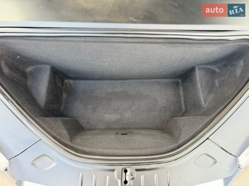 Ліфтбек Tesla Model S 2017 в Києві