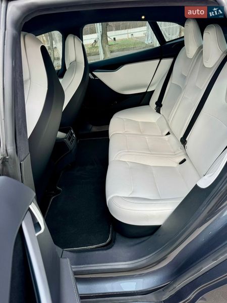 Лифтбек Tesla Model S 2018 в Черновцах фото 13 Лифтбек Tesla Model S 2018 в Черновцах