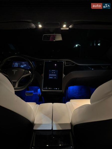 Лифтбек Tesla Model S 2018 в Черновцах фото 15 Лифтбек Tesla Model S 2018 в Черновцах