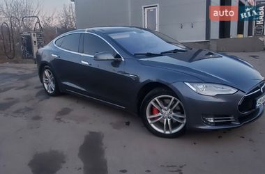 Ліфтбек Tesla Model S 2014 в Вінниці