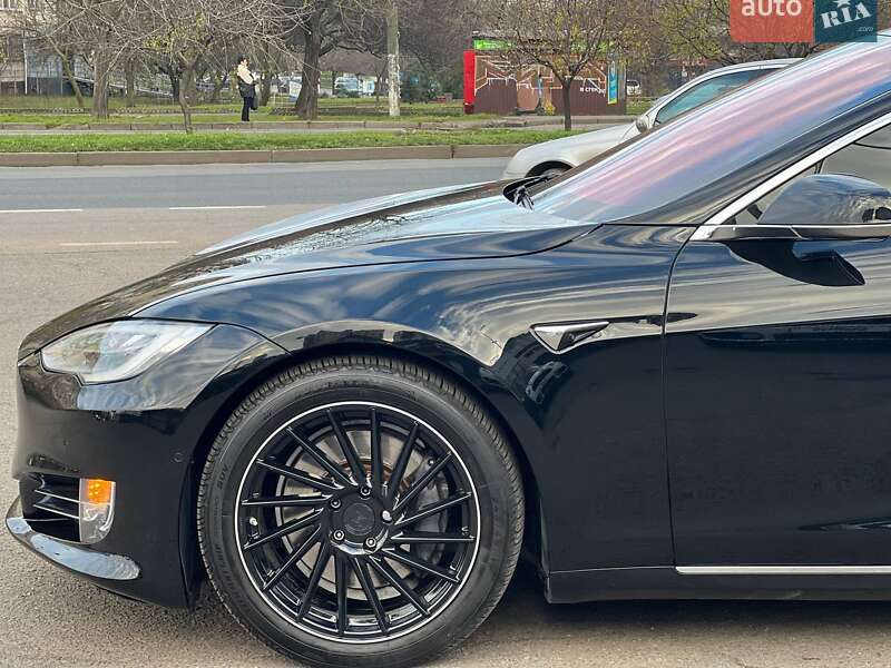 Лифтбек Tesla Model S 2019 в Одессе