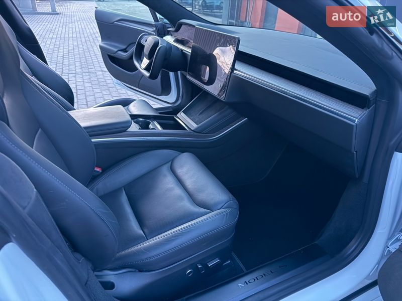 Лифтбек Tesla Model S 2022 в Львове