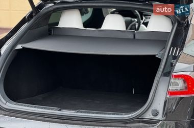Лифтбек Tesla Model S 2017 в Киеве