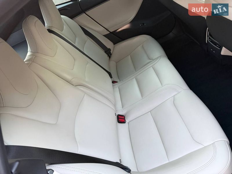 Ліфтбек Tesla Model S 2020 в Кривому Розі