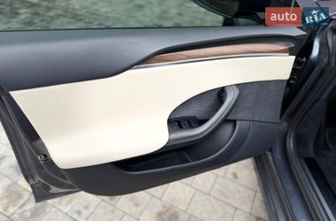 Лифтбек Tesla Model S 2021 в Виннице