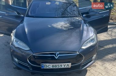 Лифтбек Tesla Model S 2015 в Львове