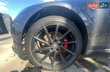 Лифтбек Tesla Model S 2015 в Львове
