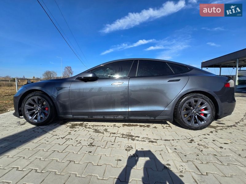 Ліфтбек Tesla Model S 2015 в Львові