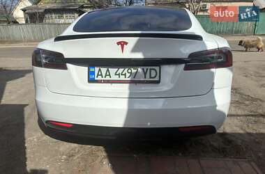 Лифтбек Tesla Model S 2016 в Киеве
