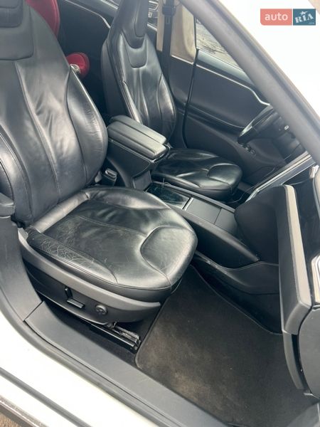Лифтбек Tesla Model S 2014 в Киеве