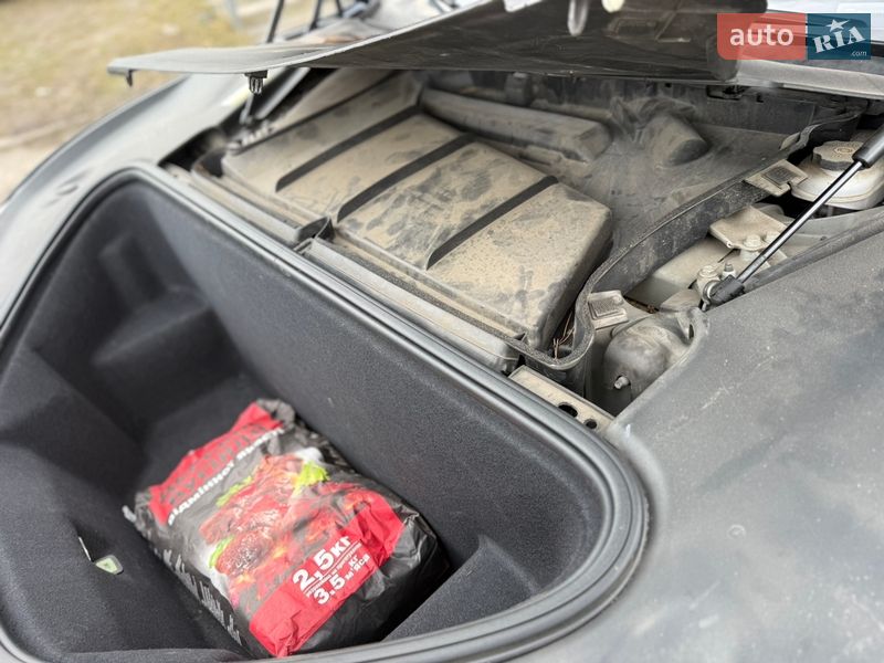 Лифтбек Tesla Model S 2016 в Киеве