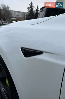 Лифтбек Tesla Model S 2018 в Львове