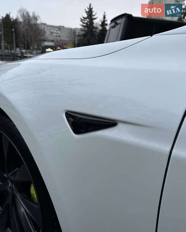 Лифтбек Tesla Model S 2018 в Львове