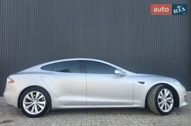 Ліфтбек Tesla Model S 2018 в Тлумачі