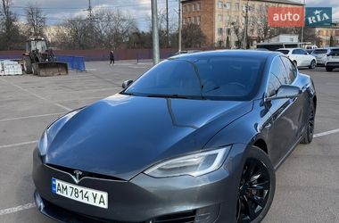 Лифтбек Tesla Model S 2017 в Житомире