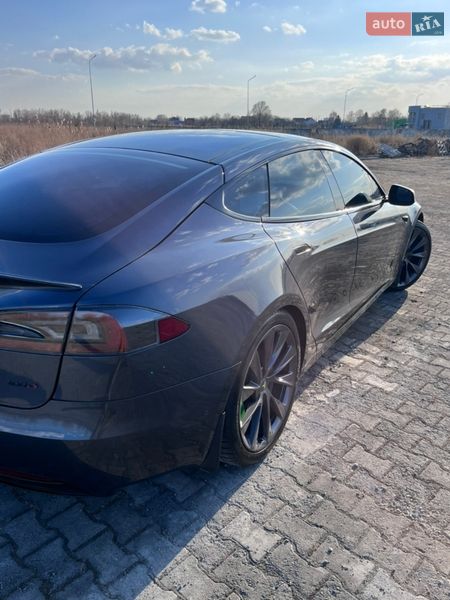Лифтбек Tesla Model S 2018 в Борисполе
