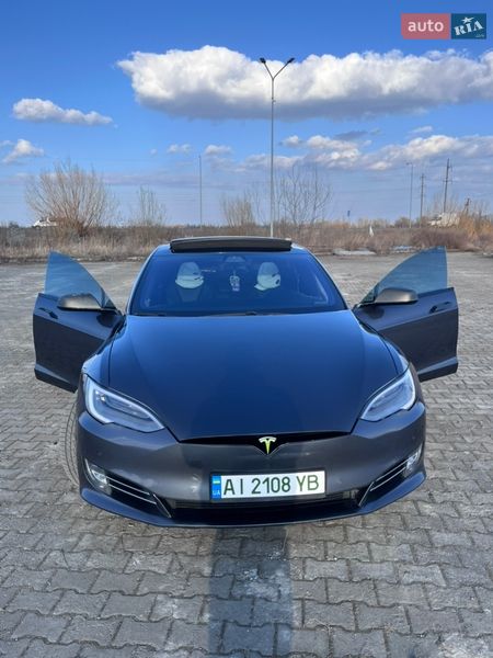 Лифтбек Tesla Model S 2018 в Борисполе
