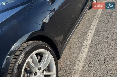 Лифтбек Tesla Model S 2014 в Киеве