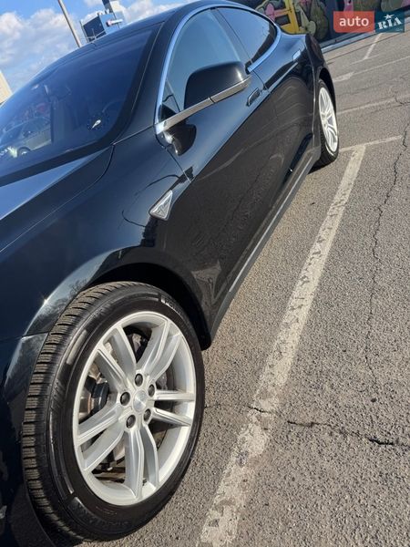Лифтбек Tesla Model S 2014 в Киеве