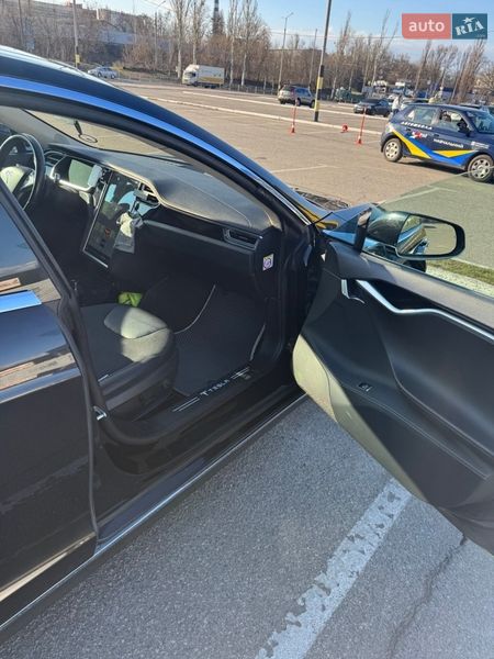 Лифтбек Tesla Model S 2014 в Киеве